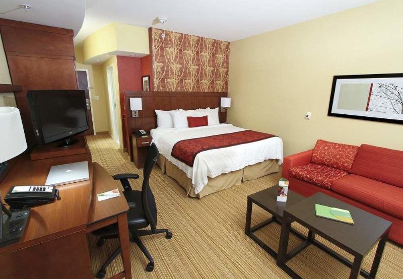Courtyard By Marriott Raleigh North/Triangle Town Center Hotel Exterior photo