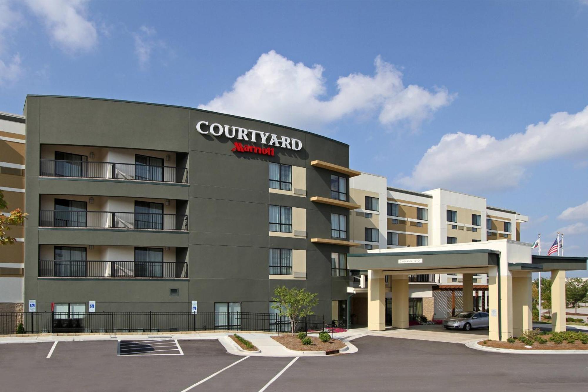Courtyard By Marriott Raleigh North/Triangle Town Center Hotel Exterior photo